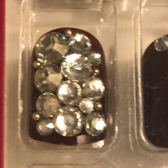 *SOLD*Burgundy and Rhinestone Fake Press On Nails - Picture 3 of 6